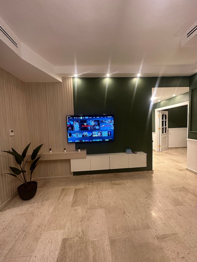 Apartment, 3 Bedrooms, Smoking