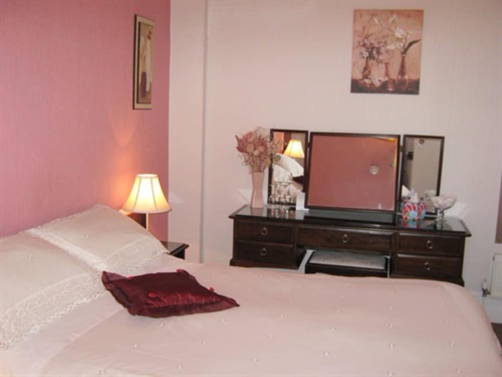 Traditional Double Room, Ensuite (Shower) photo 3
