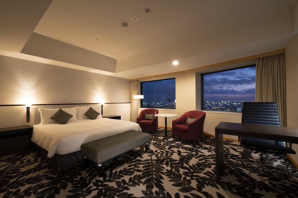 Premium Room, 1 Queen Bed, Corner (High Floor) - Photo 8