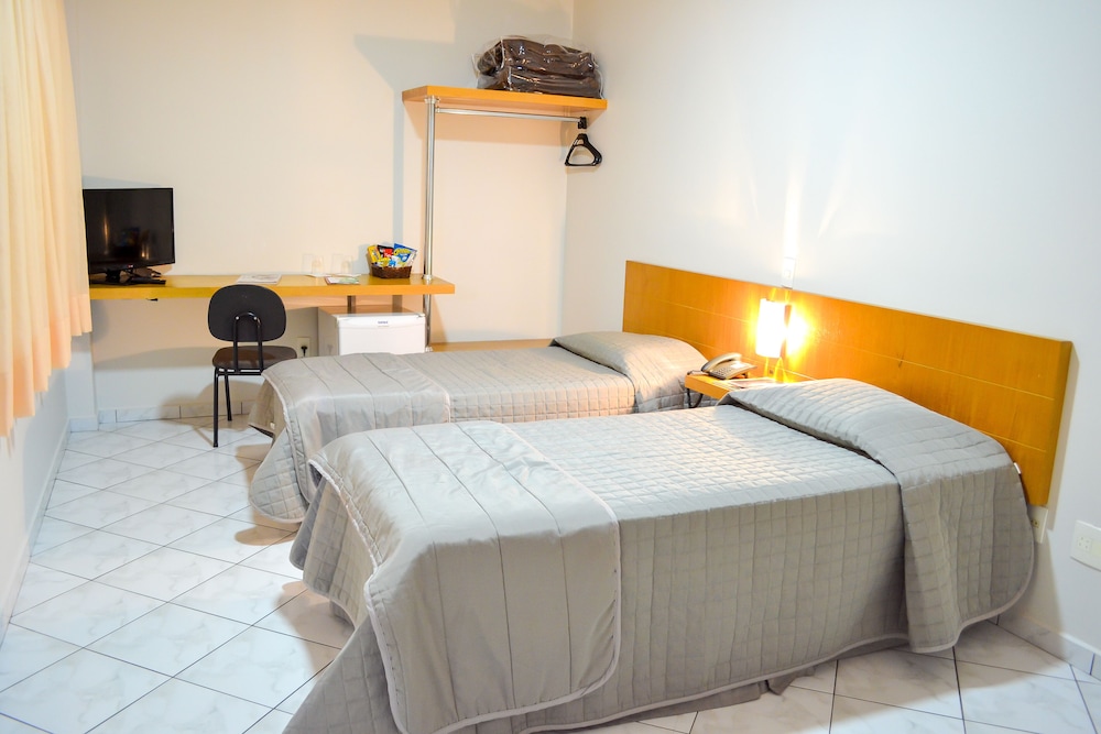 Deluxe Twin Room - Photo 2