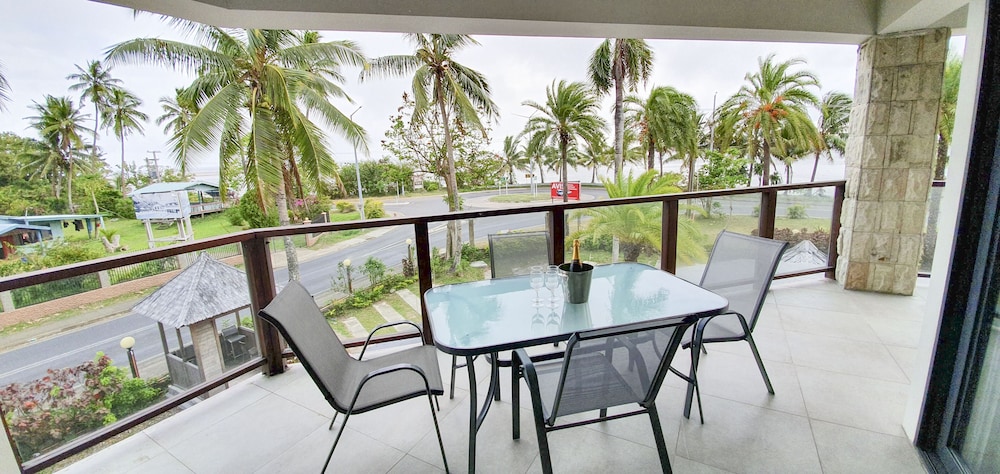 1-Bedroom Deluxe Seafront photo 5