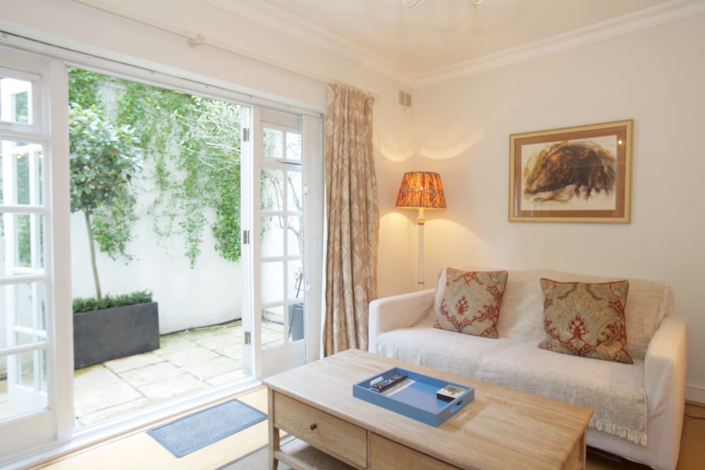 Apartment, 2 Bedrooms, 2 Bathrooms photo 1
