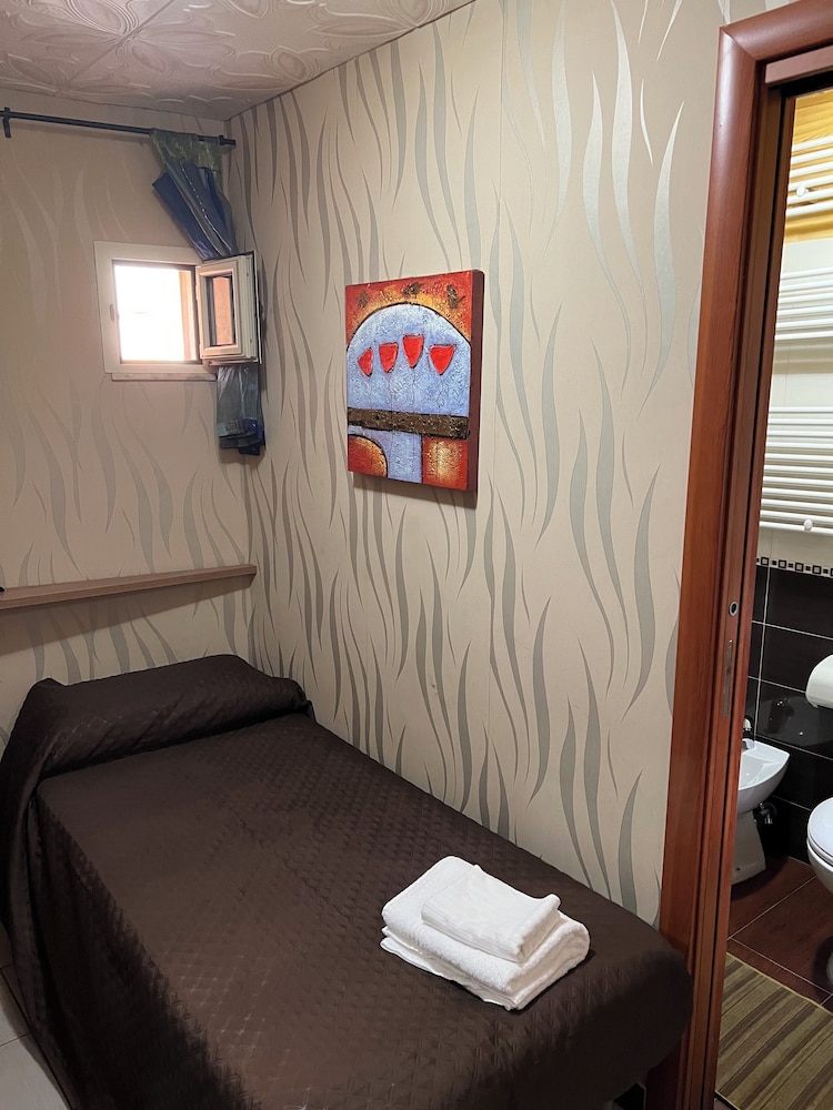 Classic Single Room, City View