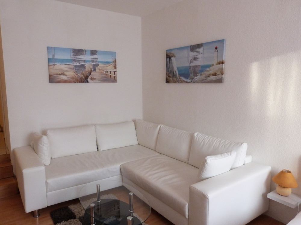 Suite, Non Smoking (Small) photo 3