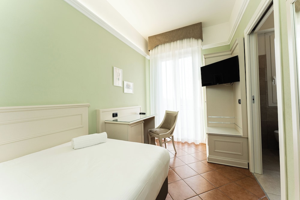 Single Room photo 2