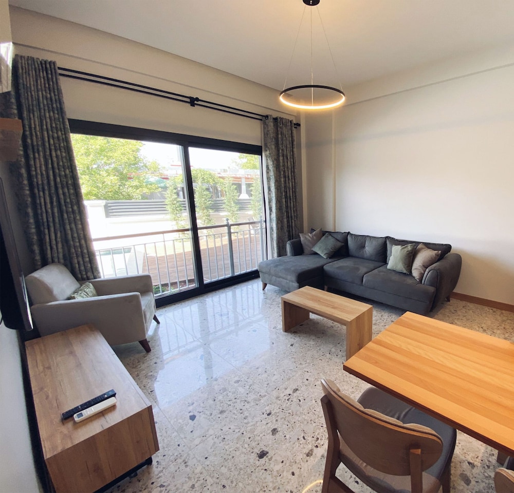Premium Suite, 1 Bedroom, Pool Access, Poolside
