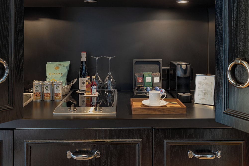 Superior Suite - Photo 6