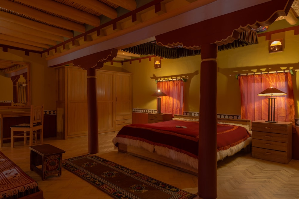 Traditional Suite - Photo 1