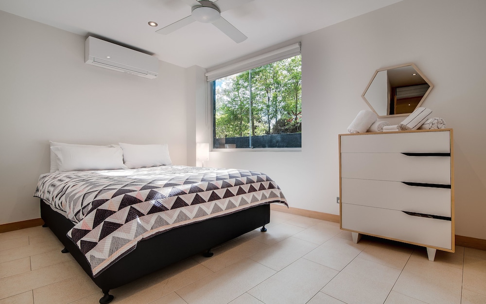 Luxury Villa, 3 Bedrooms photo 3