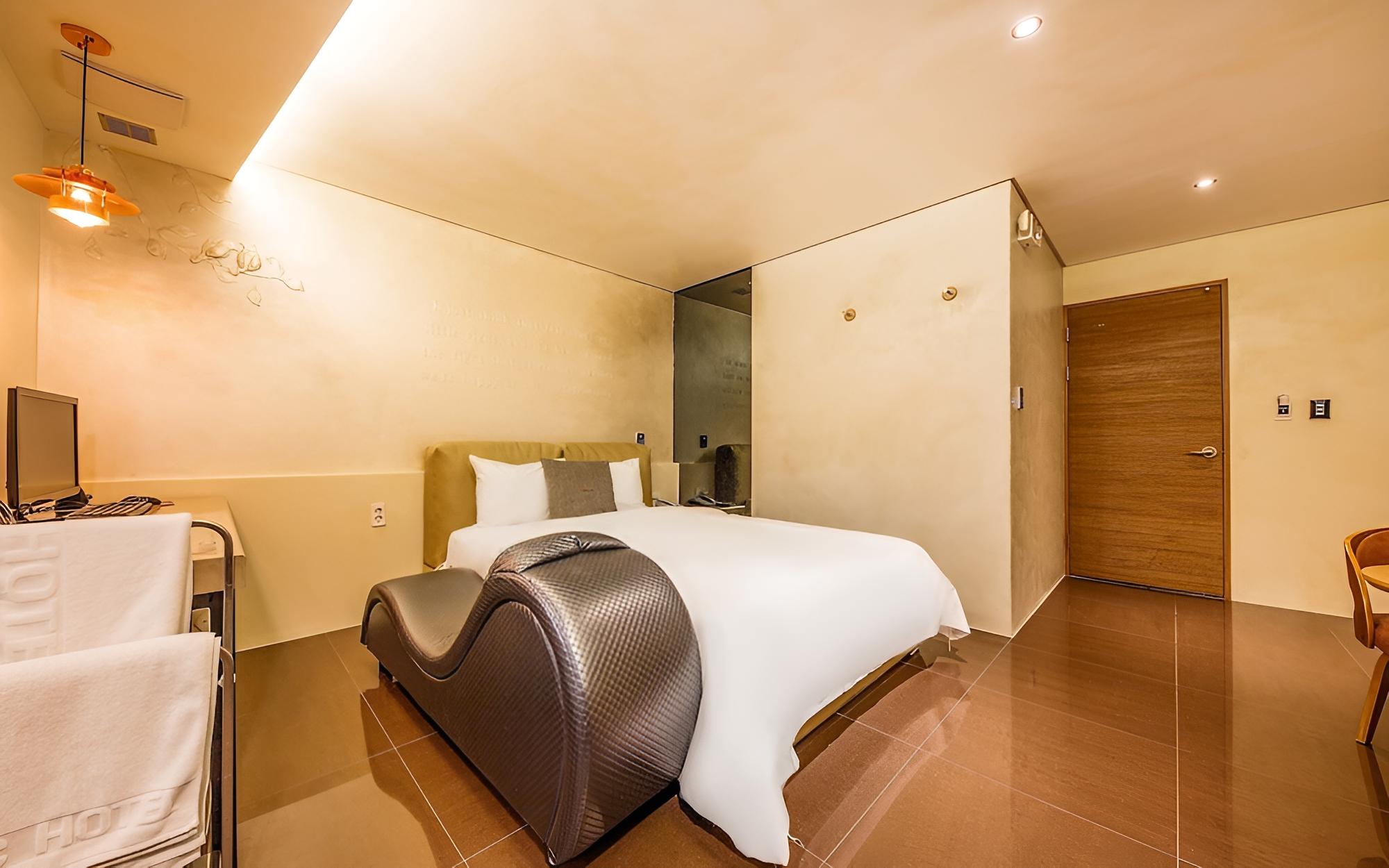 Room (Special Room-C (Styler/Netflix air pu) - Photo 1