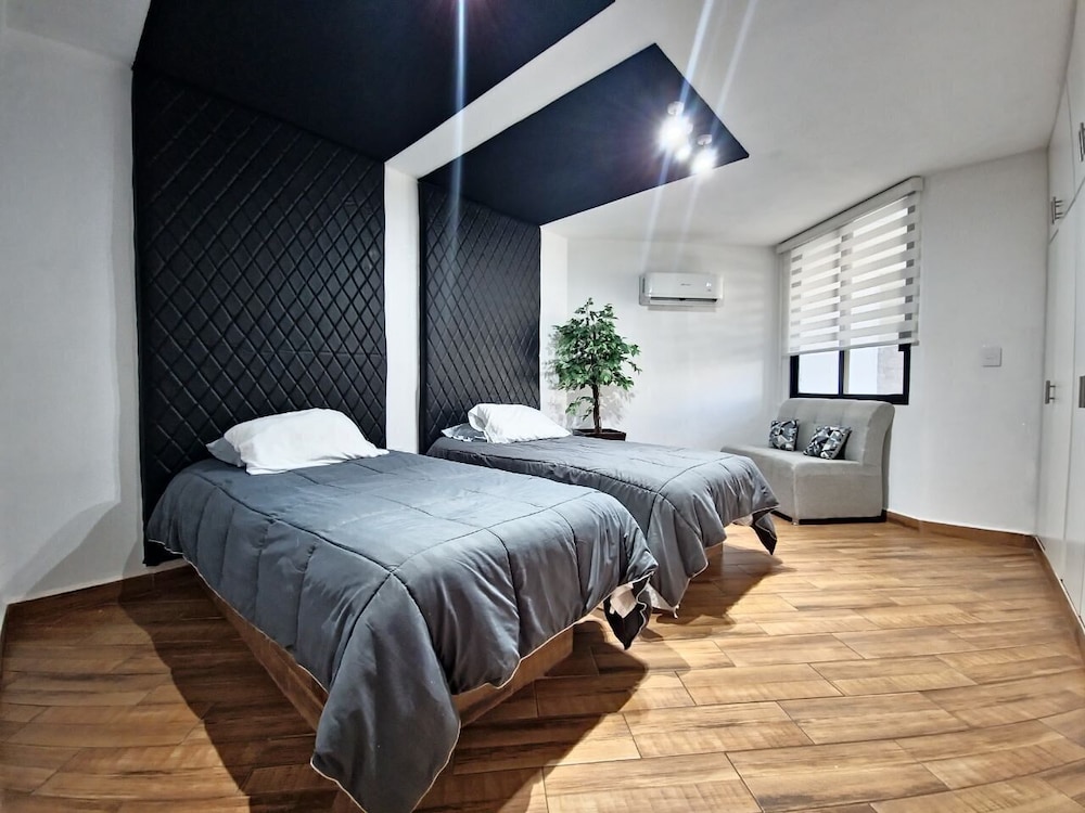 Superior Condo, 2 Bedrooms