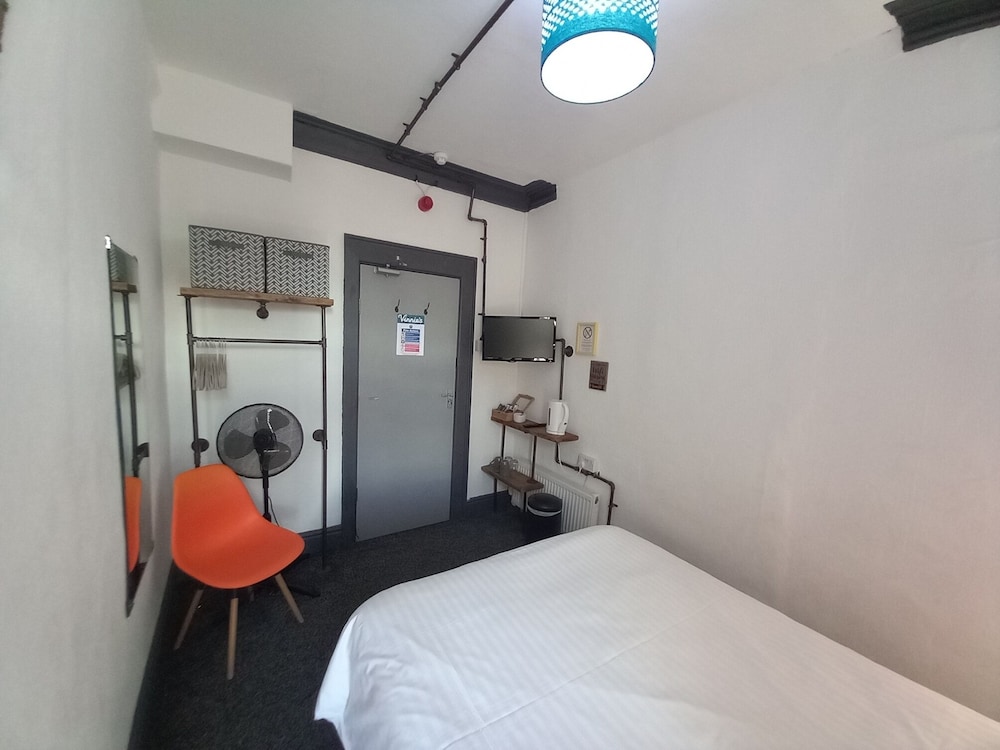 Double Room, Ensuite - Photo 3