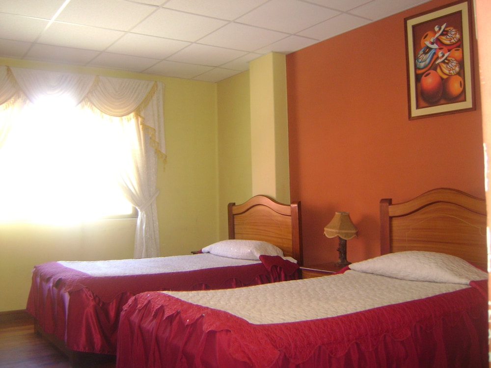Twin Room, Shared Bathroom photo 1