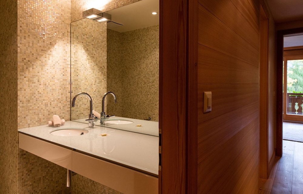 Penthouse (Modern) - Photo 7