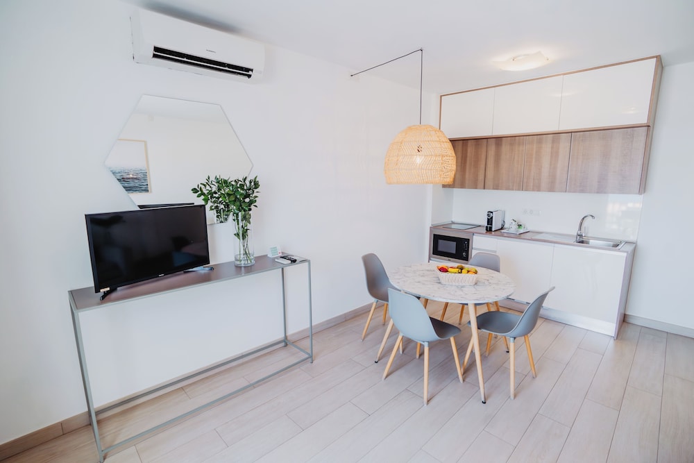 Deluxe One bedroom Top Floor