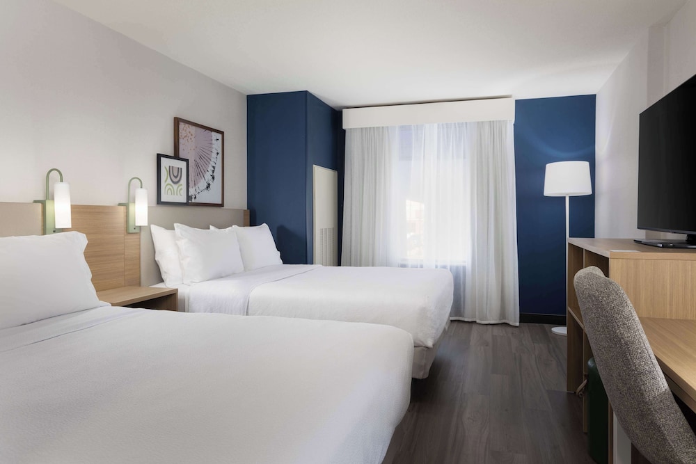 Suite, 2 Queen Beds - Photo 7