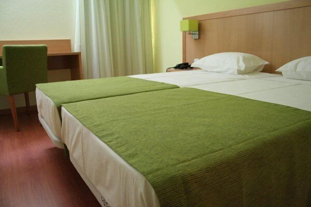 Standard Double or Twin Room photo 2
