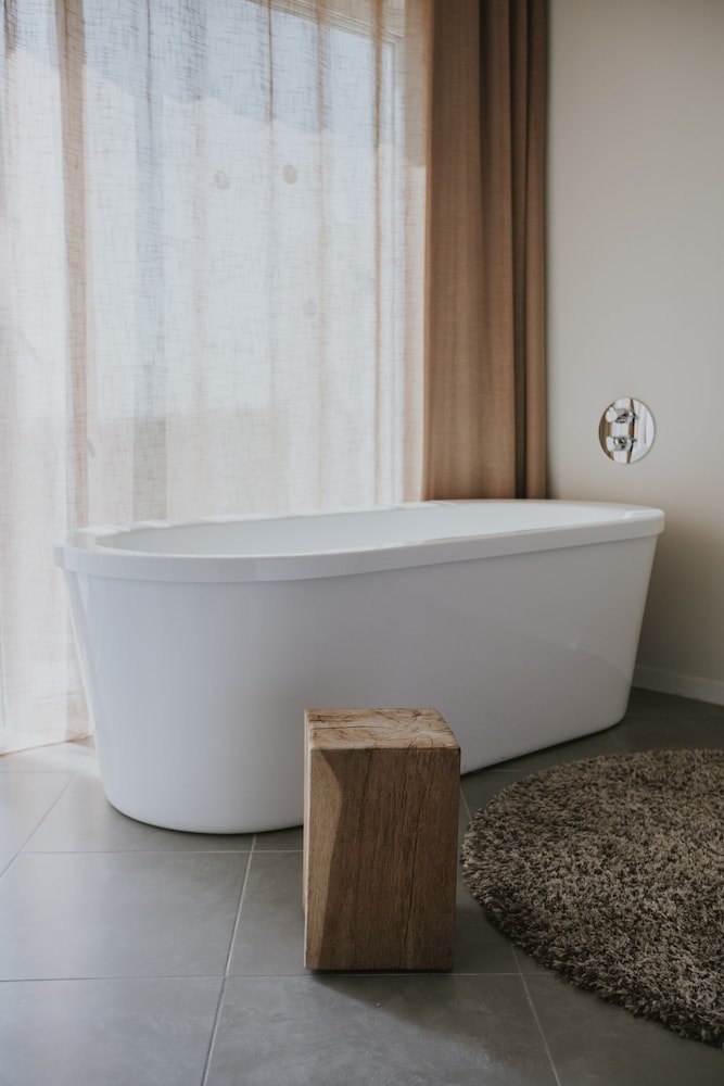 Suite, 1 Bedroom - Photo 15