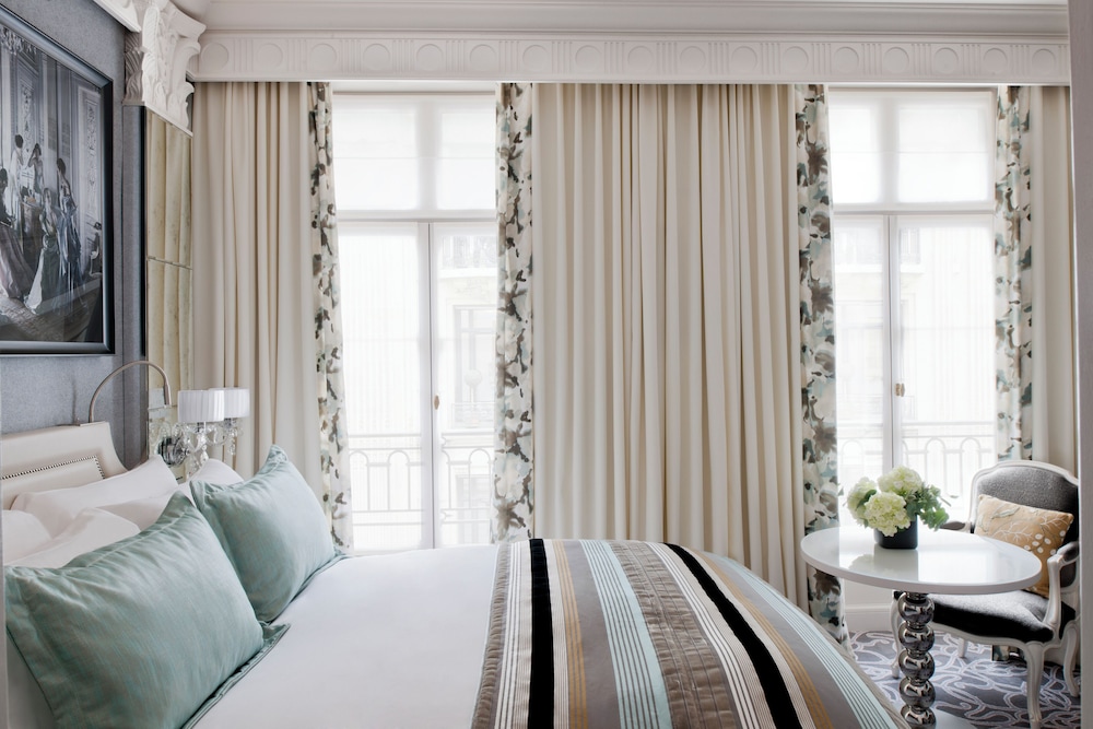 Premium Room, 1 King Bed (Luxury)