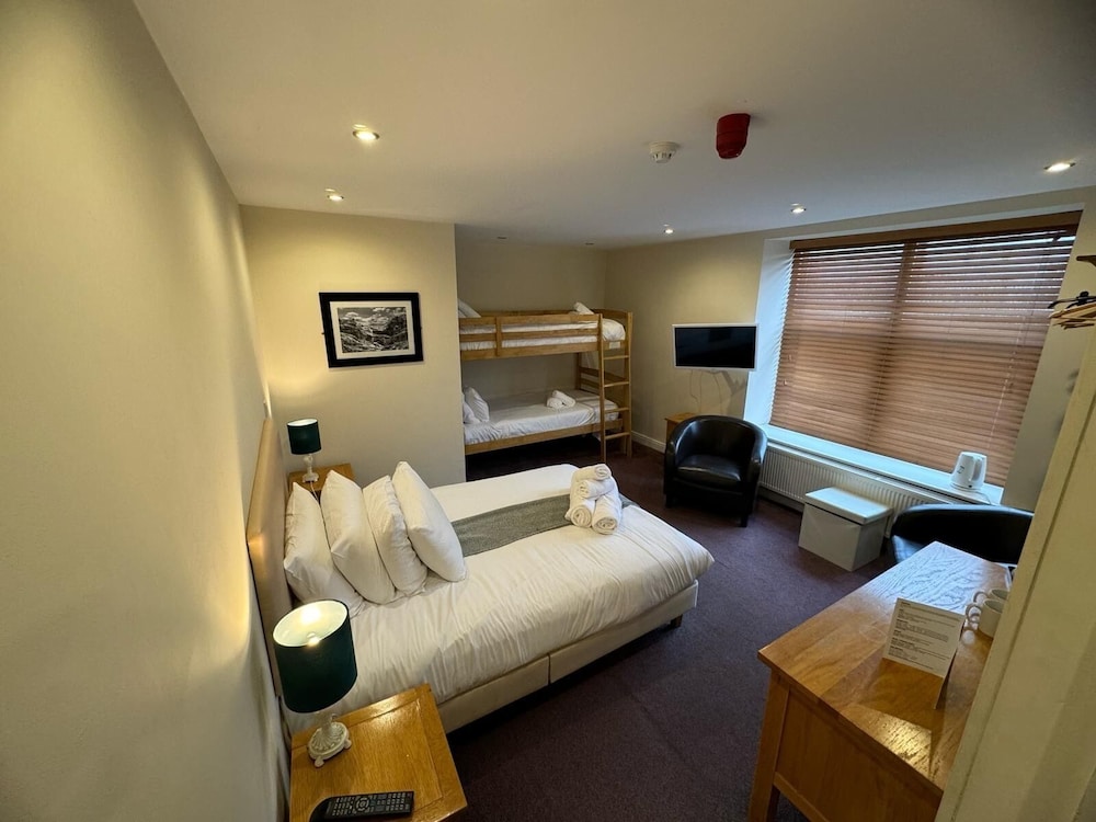 Standard Suite, Ensuite photo 1