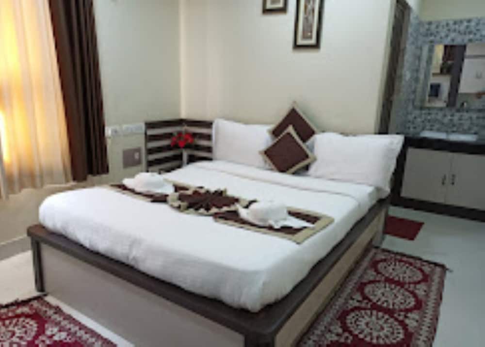 Royal Room photo 2