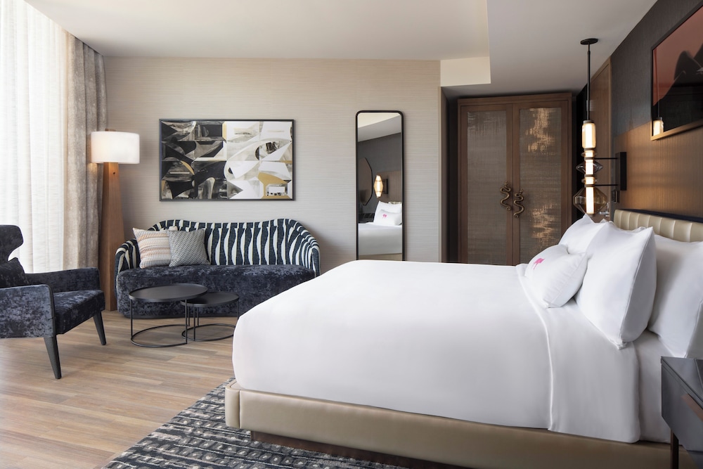 Studio Suite, 1 King Bed, City View - Photo 1