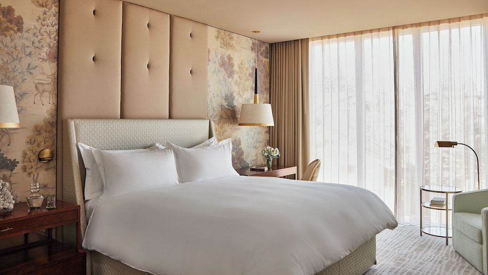 Suite, Multiple Beds (Residential, 2 King and 2 Queen Beds) photo 2