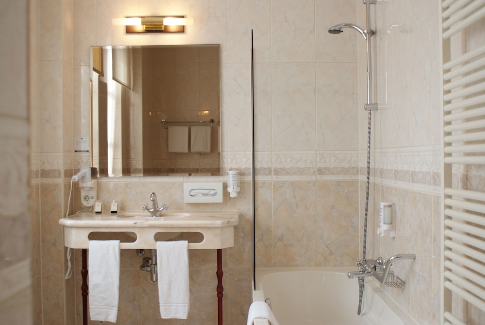 Standard Double Room - Photo 1