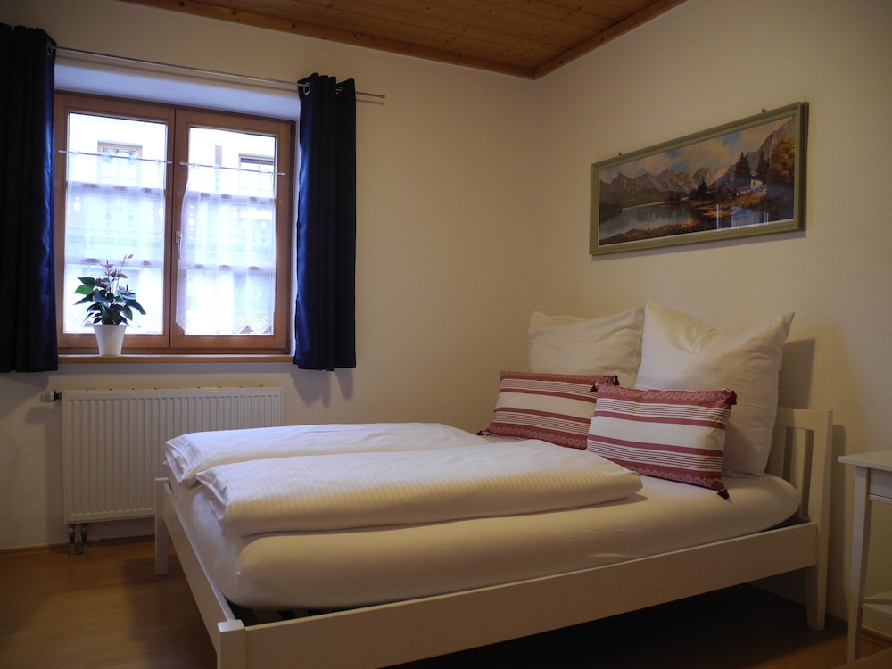 Double Room, 1 Queen Bed photo 1