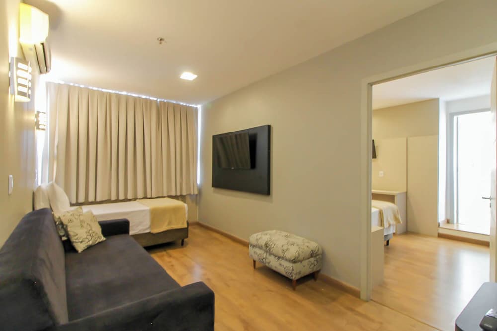 Suite - Photo 2