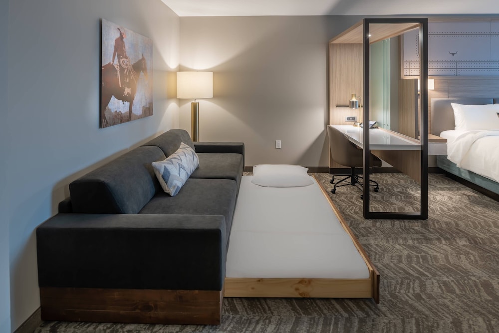 Suite, Multiple Beds (Hearing Accessible)