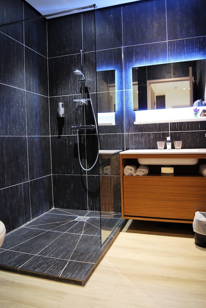 Executive Suite photo 2
