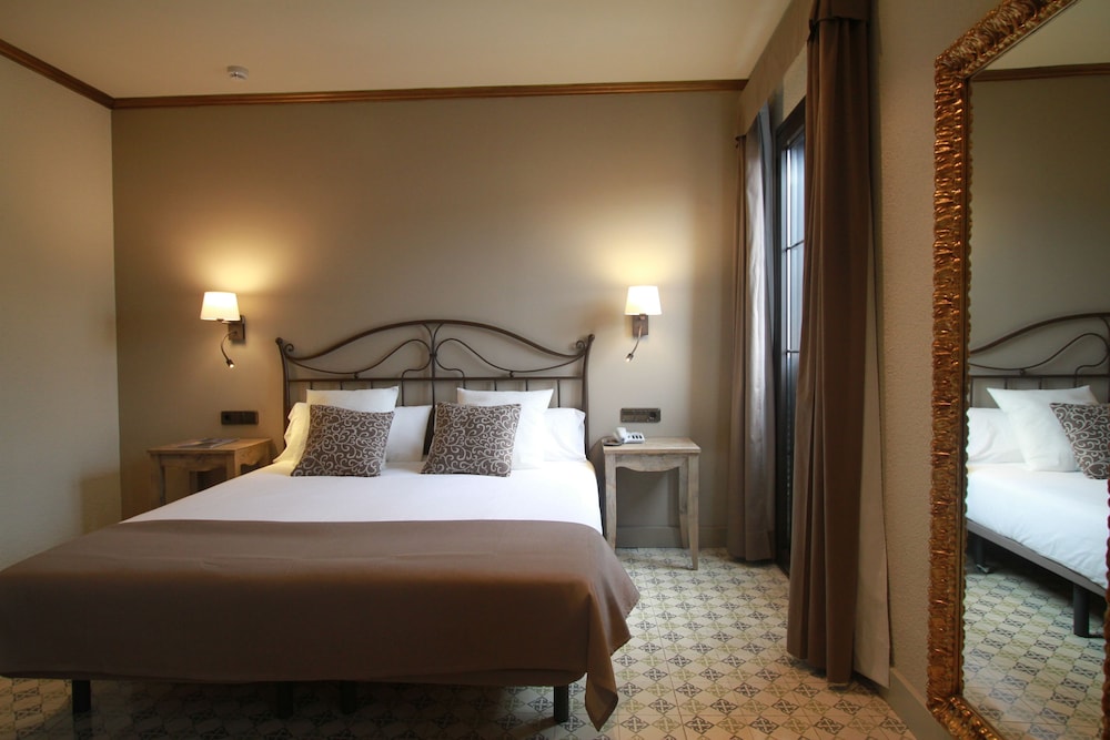 Double Room (Vista Plaza) - Photo 3