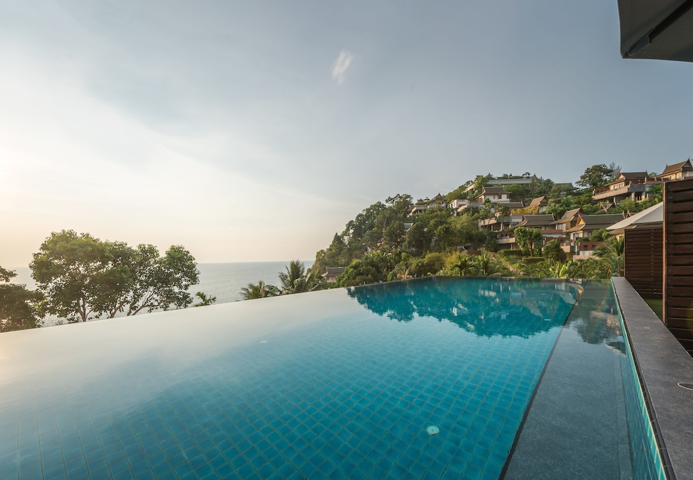 Deluxe with Pool Access Ocean VIew - Photo 8