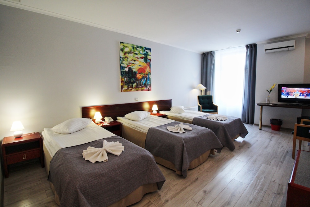 Triple Room - Photo 6
