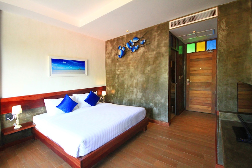 Deluxe Double Room with Pool Access photo 3