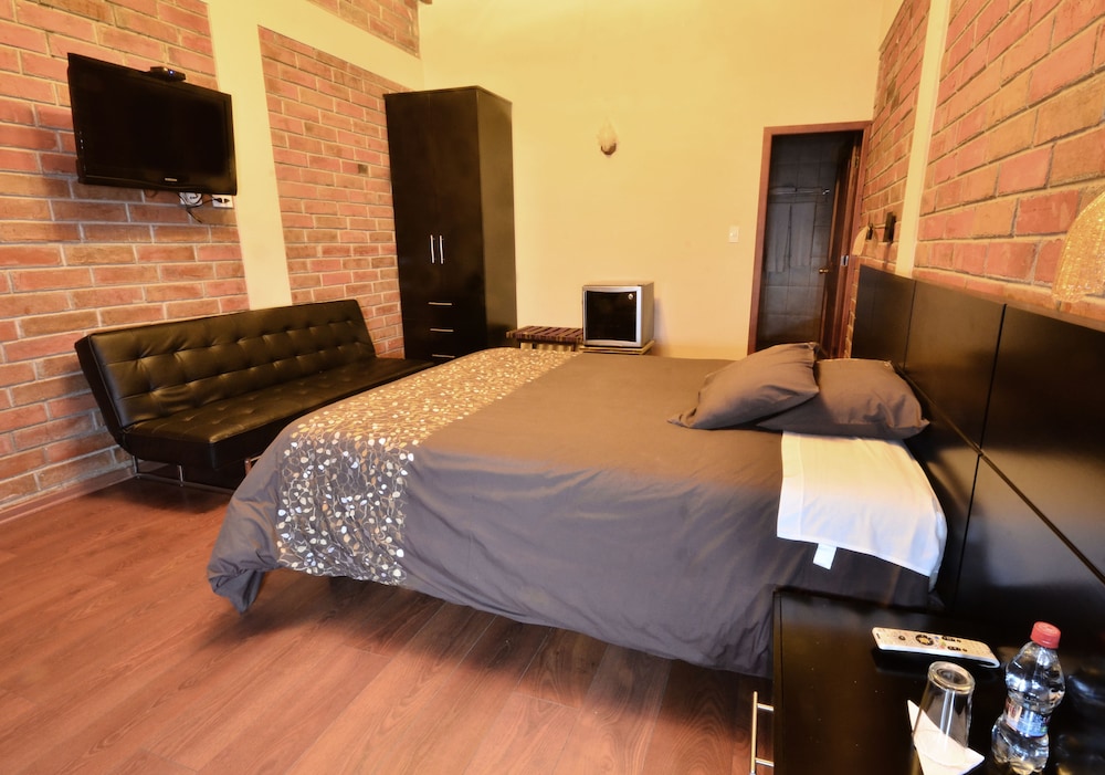 Double Room, 1 Queen Bed photo 1