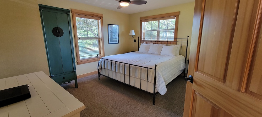 Driftwood Suite – First Floor, ADA Ocean Front View photo 1