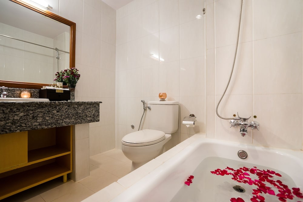 Deluxe Room, 1 Double Bed, Smoking photo 3