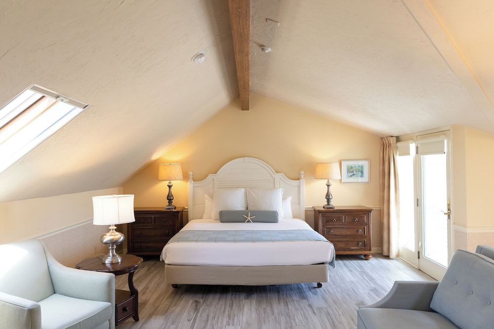 1 King Bed Partial Harborview Suite