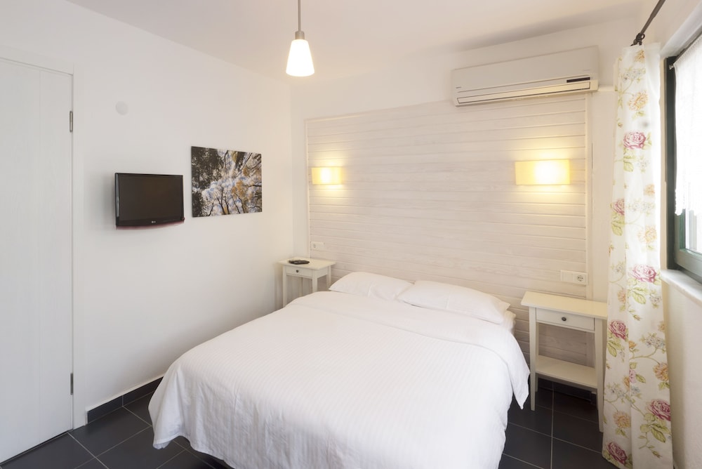 Economy Double Room photo 1