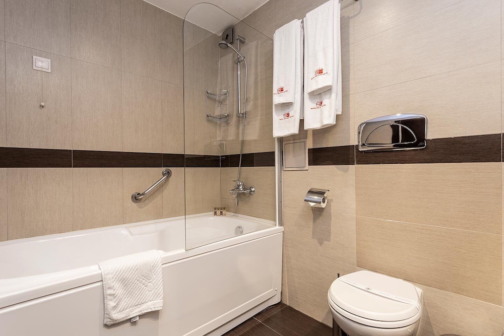 Standard Double or Twin Room - Photo 6