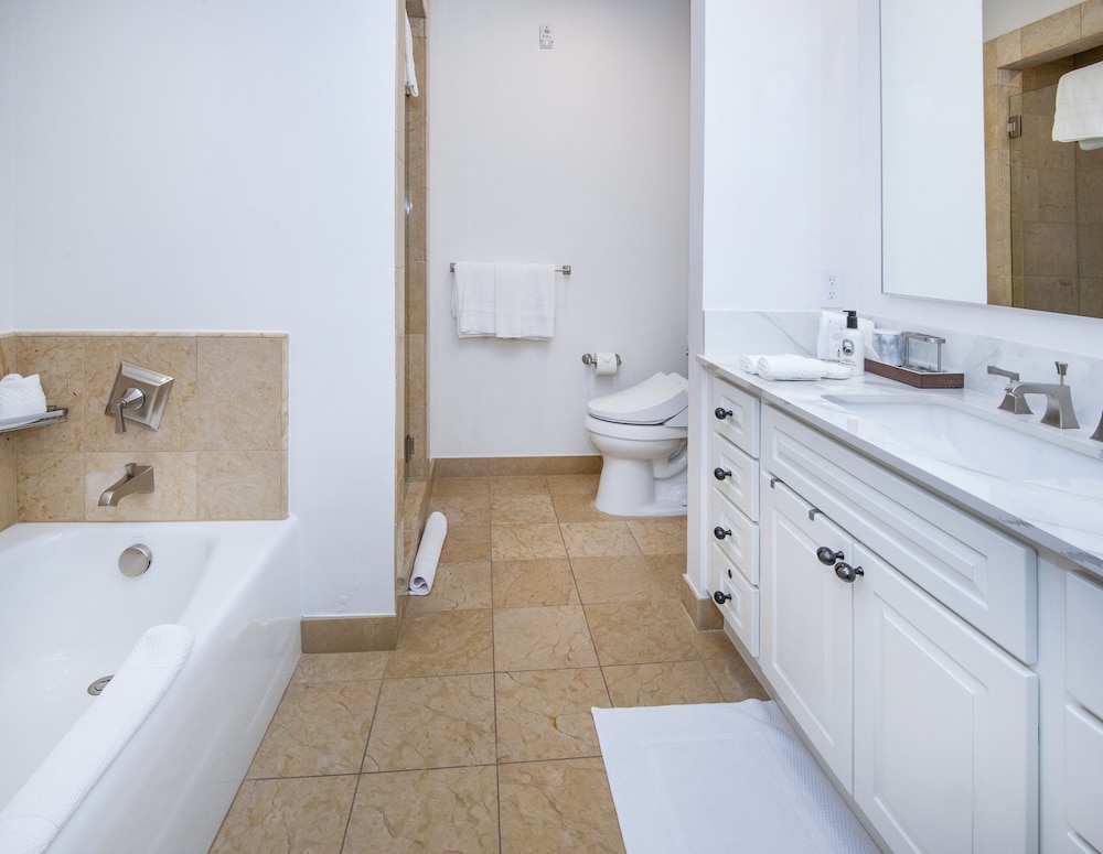 Condo, 3 Bedrooms