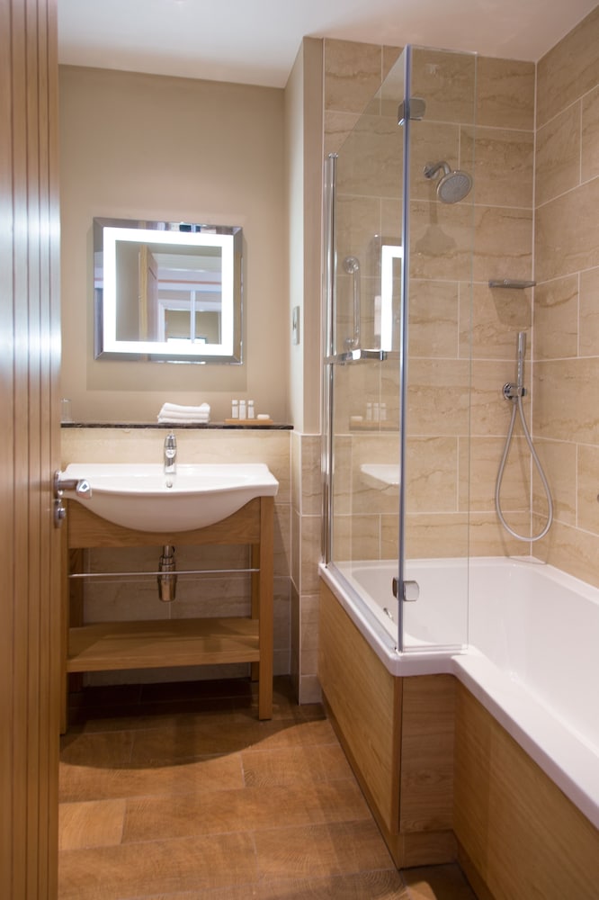 Carden Courtyard Suite photo 3