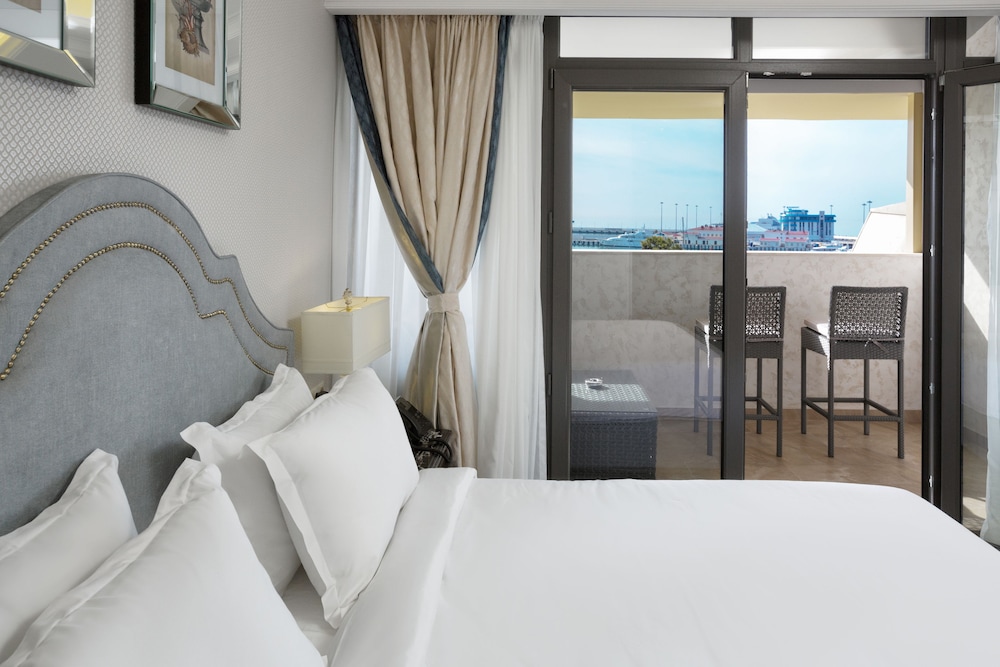 Deluxe Double Room, Balcony, Sea View photo 3