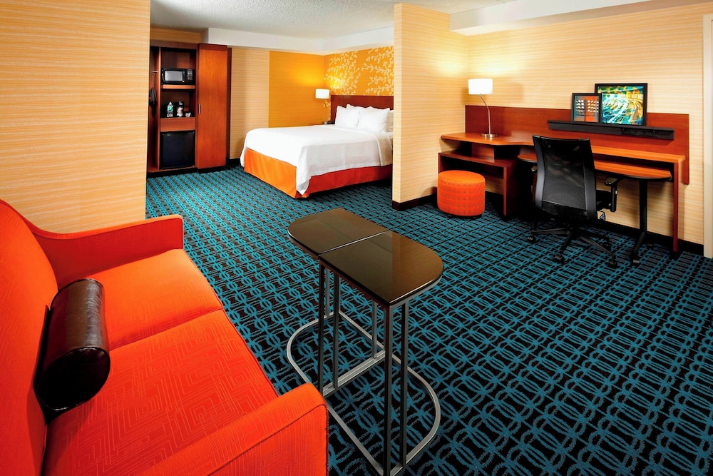 Suite, 1 King Bed with Sofa bed (Mobility Accessible, Tub)