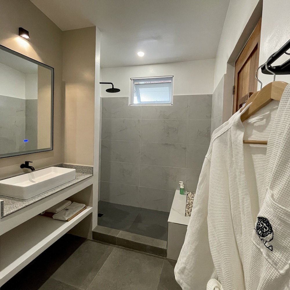 Deluxe Triple Room - Photo 7