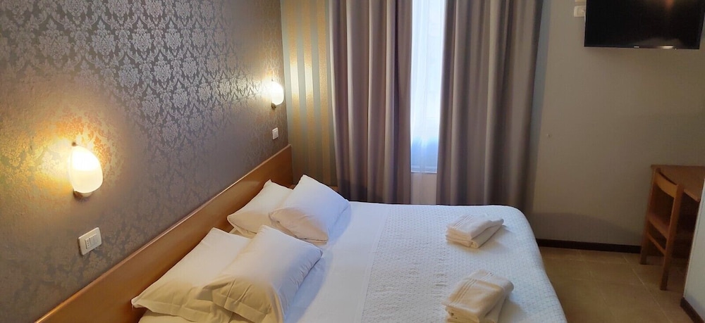 Comfort Double or Twin Room - Photo 1