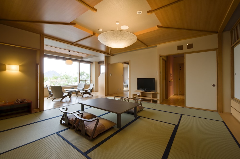Japanese Western Style Room for 6 Guests with Semi-open-air Bath (Type E) photo 1
