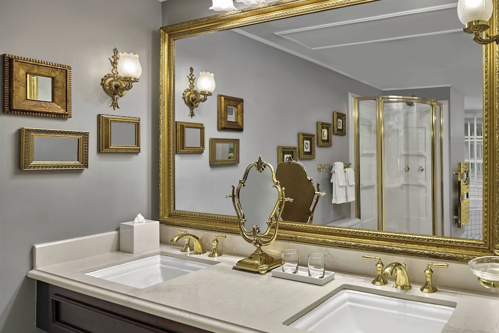Royal Suite, 1 Bedroom, Corner - Photo 8